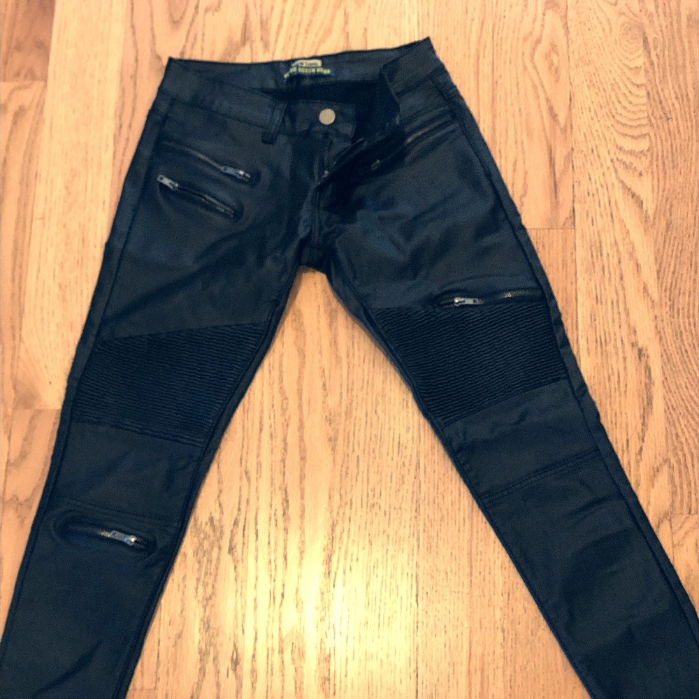 Faux Leather Skinny Pants